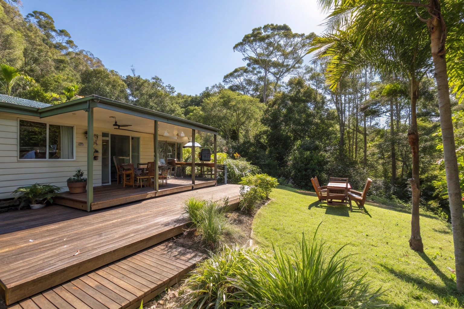 Ground-level deck in sunshine coast australia small family home home